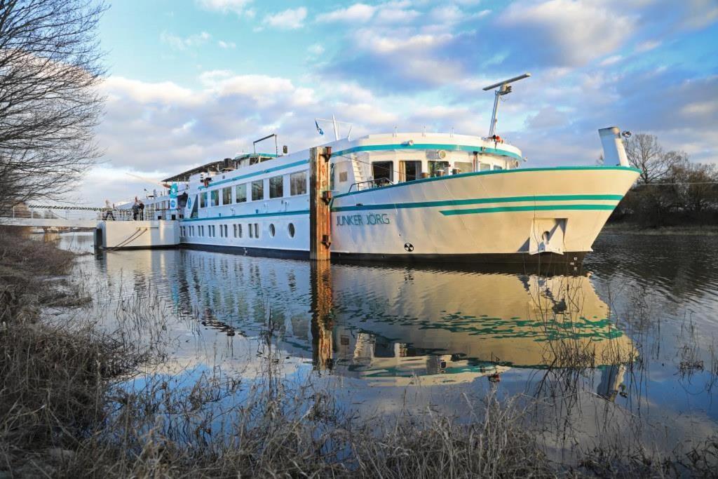 Hotelschiff Junker Jorg * Hannover